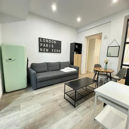 Appartement Dianthus House à Madrid Extérieur photo